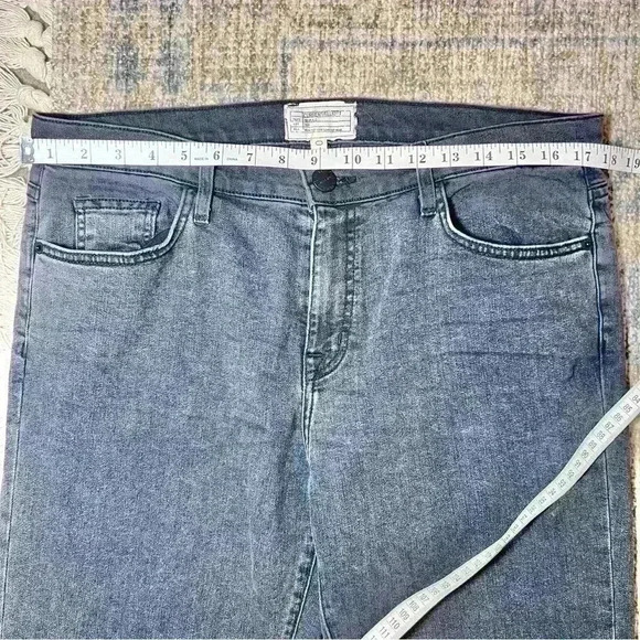 Current/Elliott The Fling Evermore Dark Gray Distressed Wash Denim Jeans Size 32 - Picture 10 of 13
